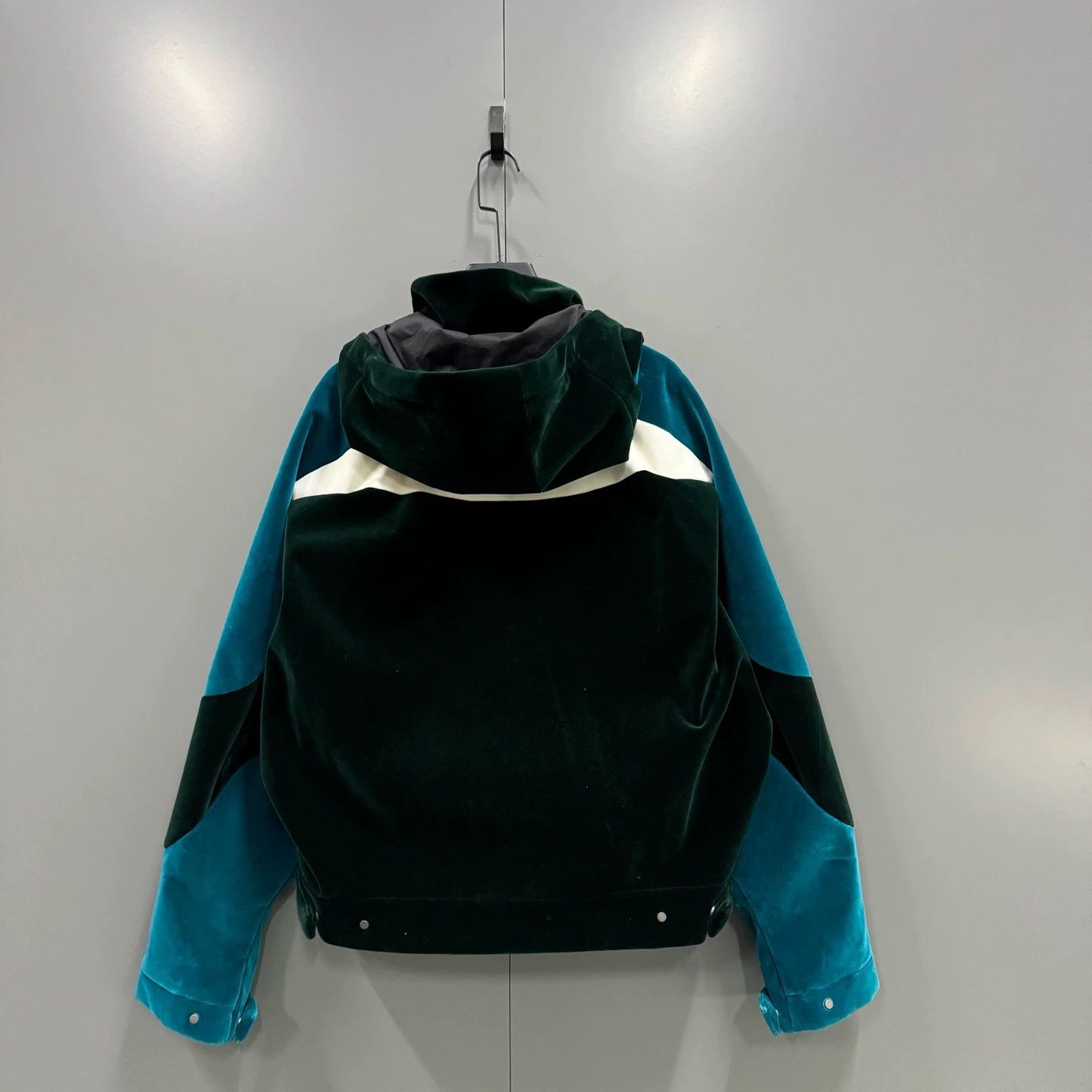 Louis Vuitton louis vuitton color-blocked hooded jacket Size US M / EU 48-50 / 2 - 2 Thumbnail
