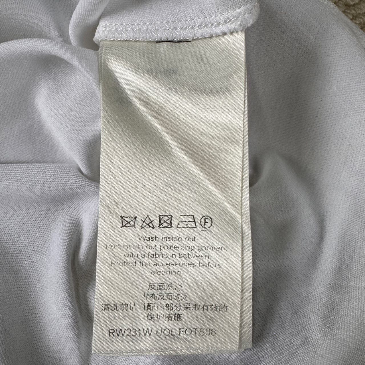Louis Vuitton louis vuitton white logo chain short sleeve shirt Size S / US 4 / IT 40 - 5 Thumbnail