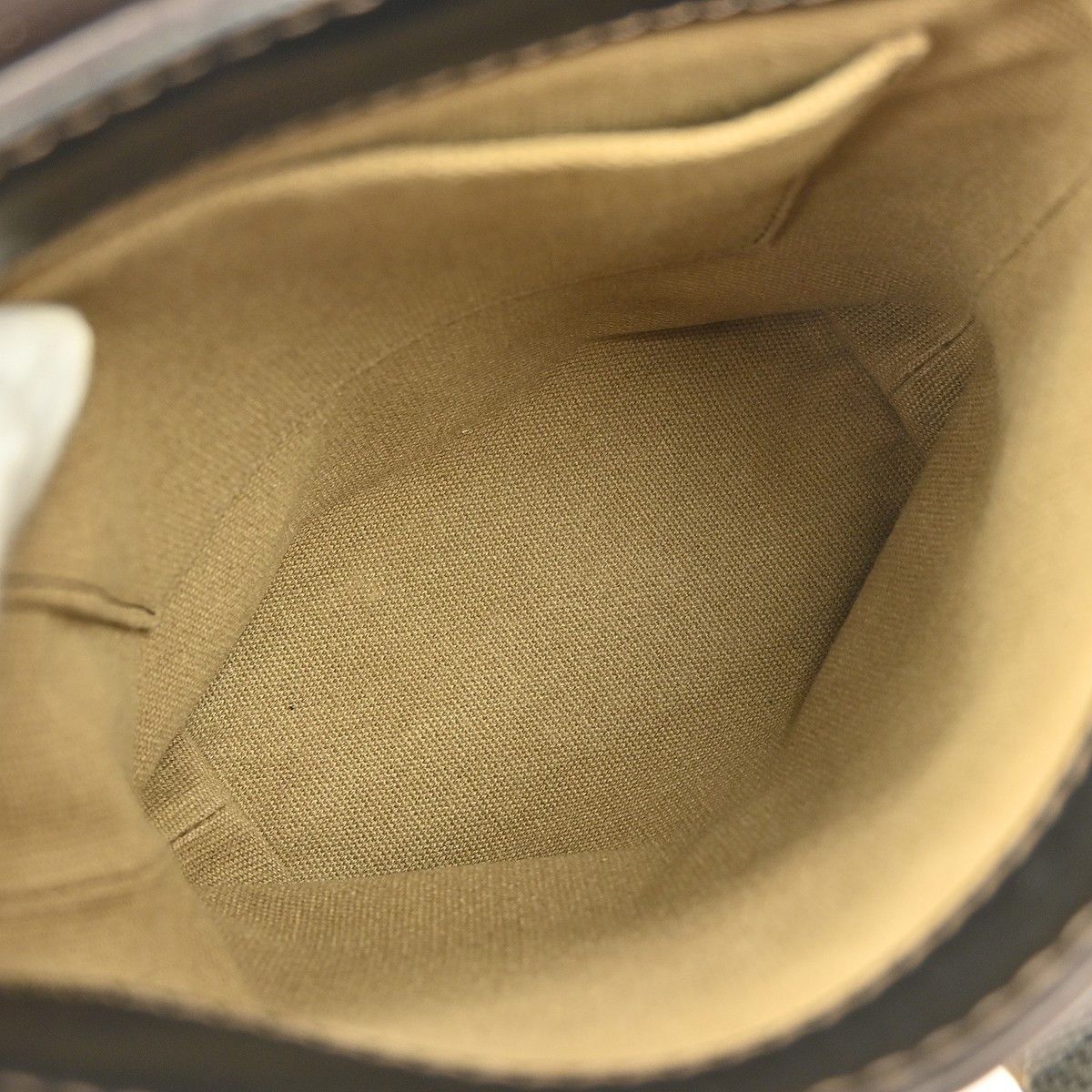 Louis Vuitton Louis Vuitton Yuma Messenger Bag Utah Leather Size ONE SIZE - 3 Thumbnail