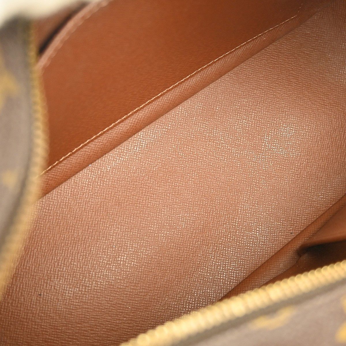 Louis Vuitton Louis Vuitton Cite Handbag Monogram Canvas Size ONE SIZE - 3 Thumbnail