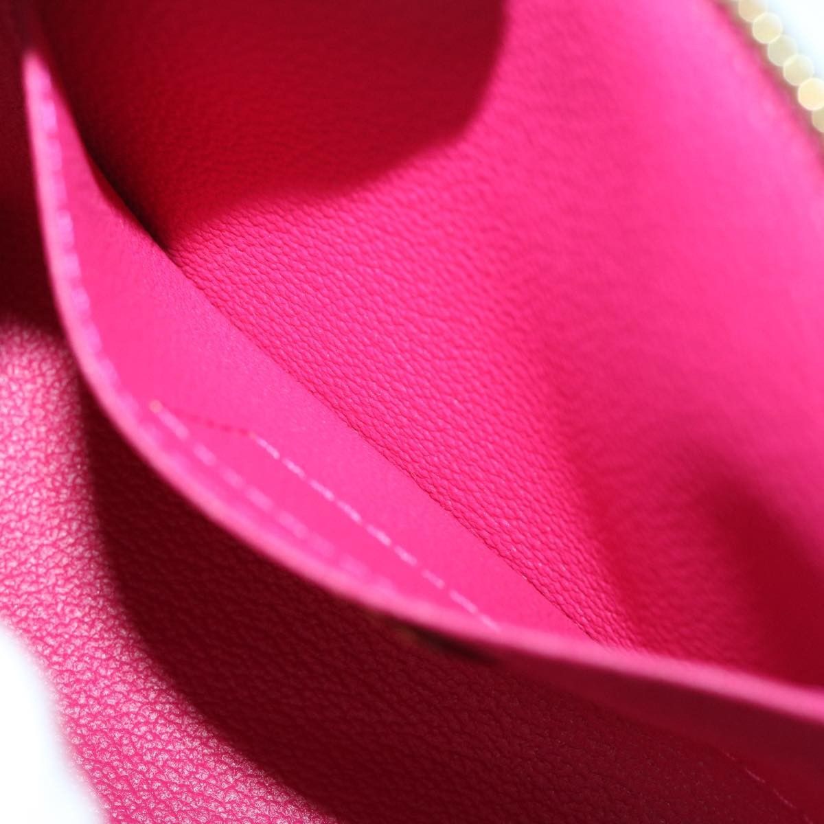 Louis Vuitton Louis Vuitton Cosmetic Pouch Limited Edition Patches Monogram Canvas Size ONE SIZE - 19 Thumbnail