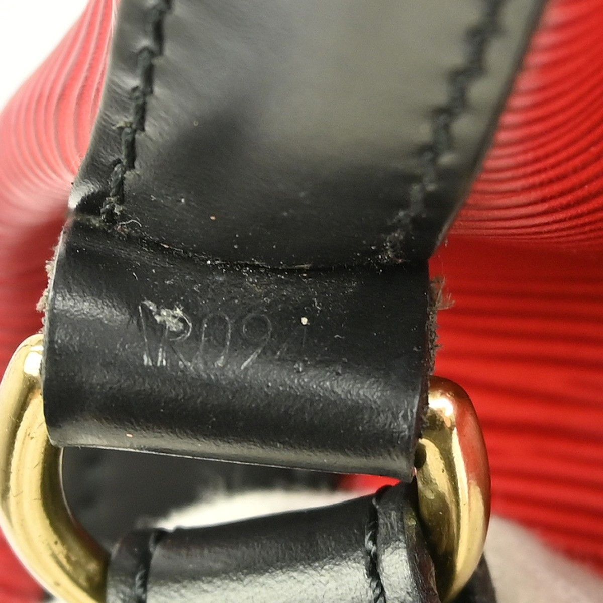 Louis Vuitton Louis Vuitton Bicolor Petit Noe Handbag Epi Leather Size ONE SIZE - 5 Thumbnail