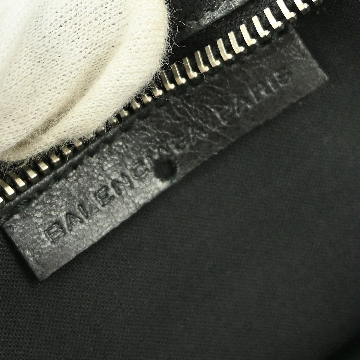 Balenciaga Balenciaga Giant Studs Envelope Clutch Leather Size ONE SIZE - 4 Thumbnail
