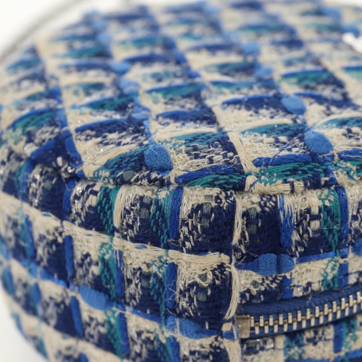 Chanel Chanel Lifesaver Round Clutch with Chain Quilted Tweed Size ONE SIZE - 12 Thumbnail