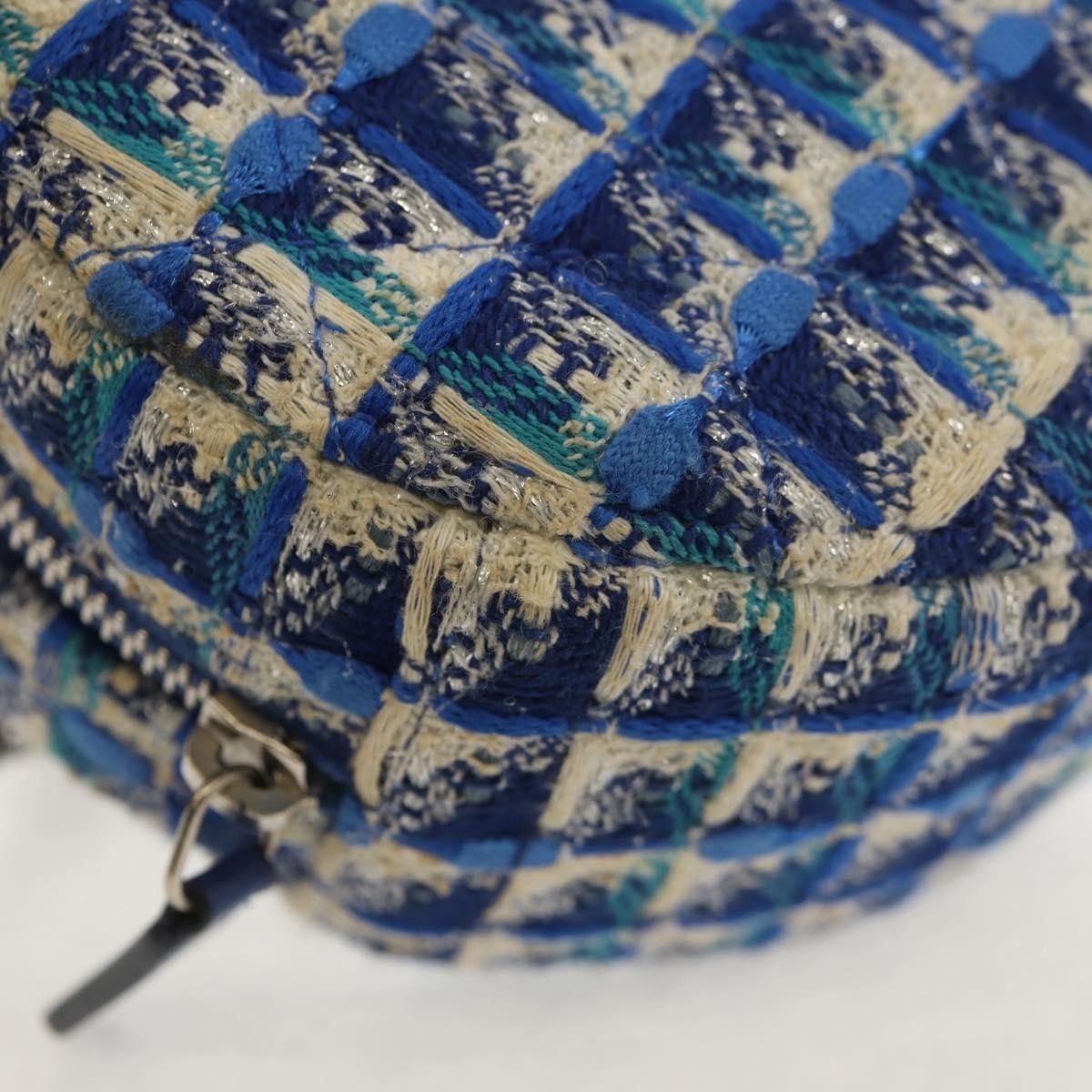 Chanel Chanel Lifesaver Round Clutch with Chain Quilted Tweed Size ONE SIZE - 9 Thumbnail
