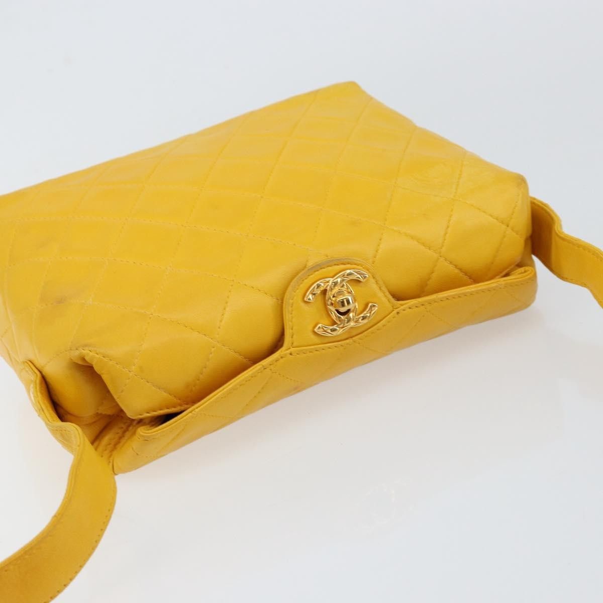 Chanel Chanel Vintage CC Fold Over Shoulder Bag Quilted Lambskin Size ONE SIZE - 17 Thumbnail