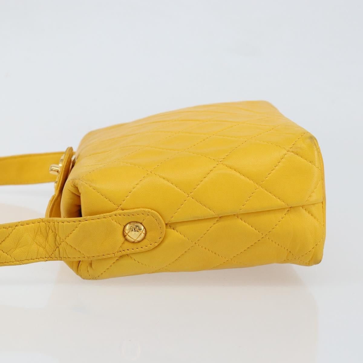 Chanel Chanel Vintage CC Fold Over Shoulder Bag Quilted Lambskin Size ONE SIZE - 4 Thumbnail