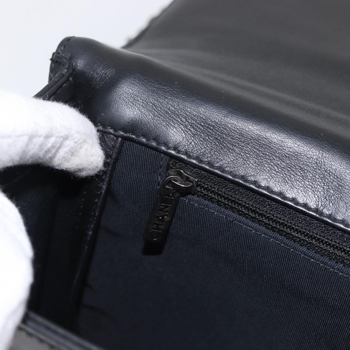 Chanel Chanel Boy Flap Bag Quilted Lambskin Size ONE SIZE - 14 Thumbnail