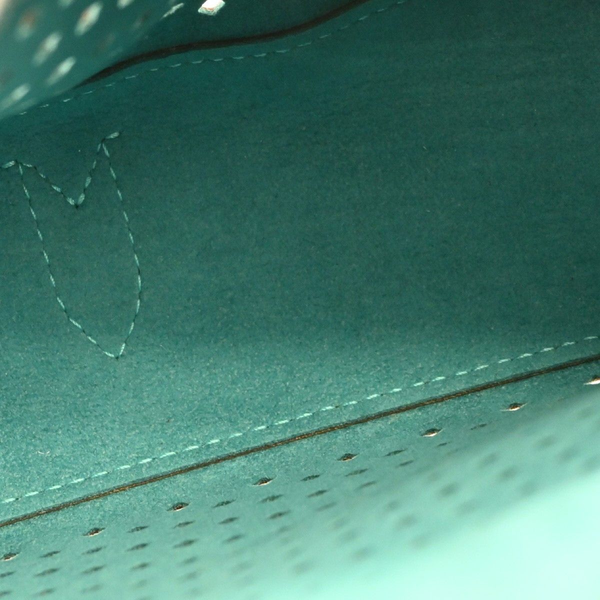 Louis Vuitton Louis Vuitton Flore Saumur Handbag Perforated Monogram Canvas Size ONE SIZE - 3 Thumbnail
