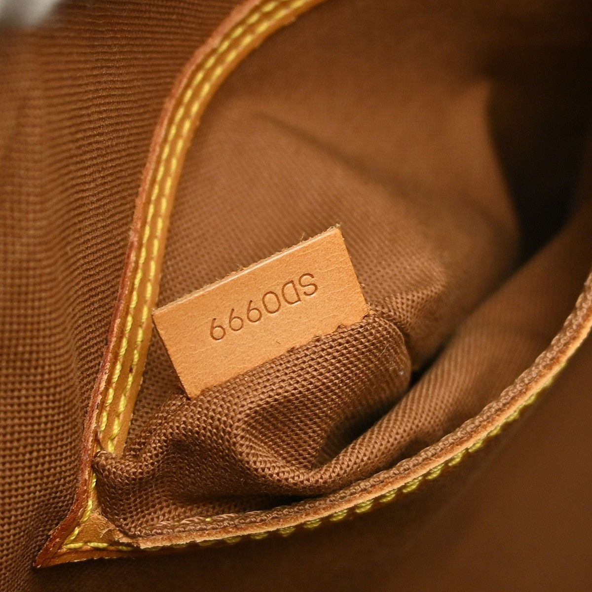 Louis Vuitton Louis Vuitton Alma Handbag Monogram Canvas Size ONE SIZE - 5 Thumbnail