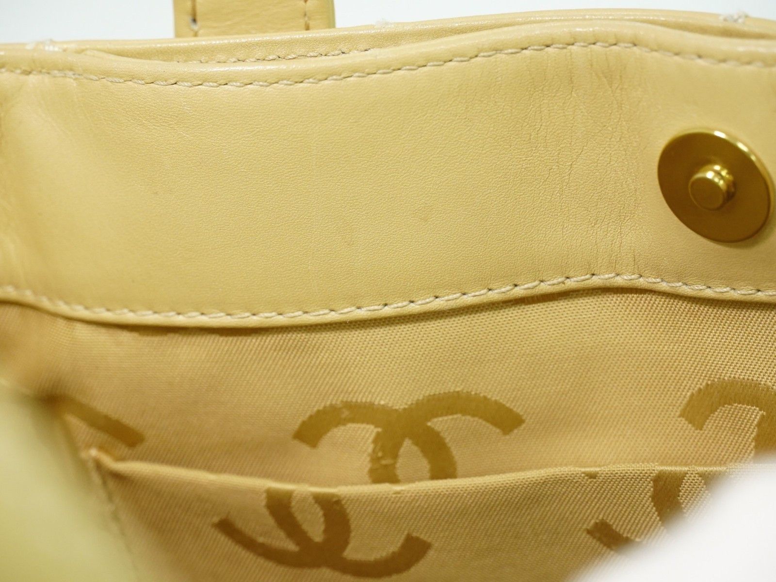 Chanel Chanel Surpique Tote Quilted Leather Size ONE SIZE - 21 Thumbnail