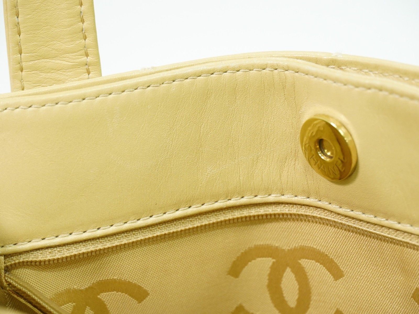 Chanel Chanel Surpique Tote Quilted Leather Size ONE SIZE - 18 Thumbnail