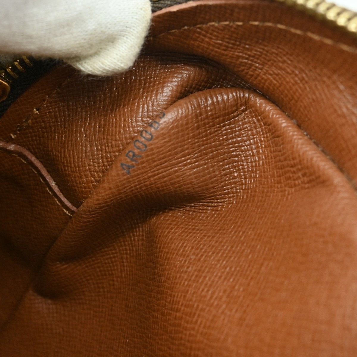 Louis Vuitton Louis Vuitton Nil Messenger Bag Monogram Canvas Size ONE SIZE - 5 Thumbnail
