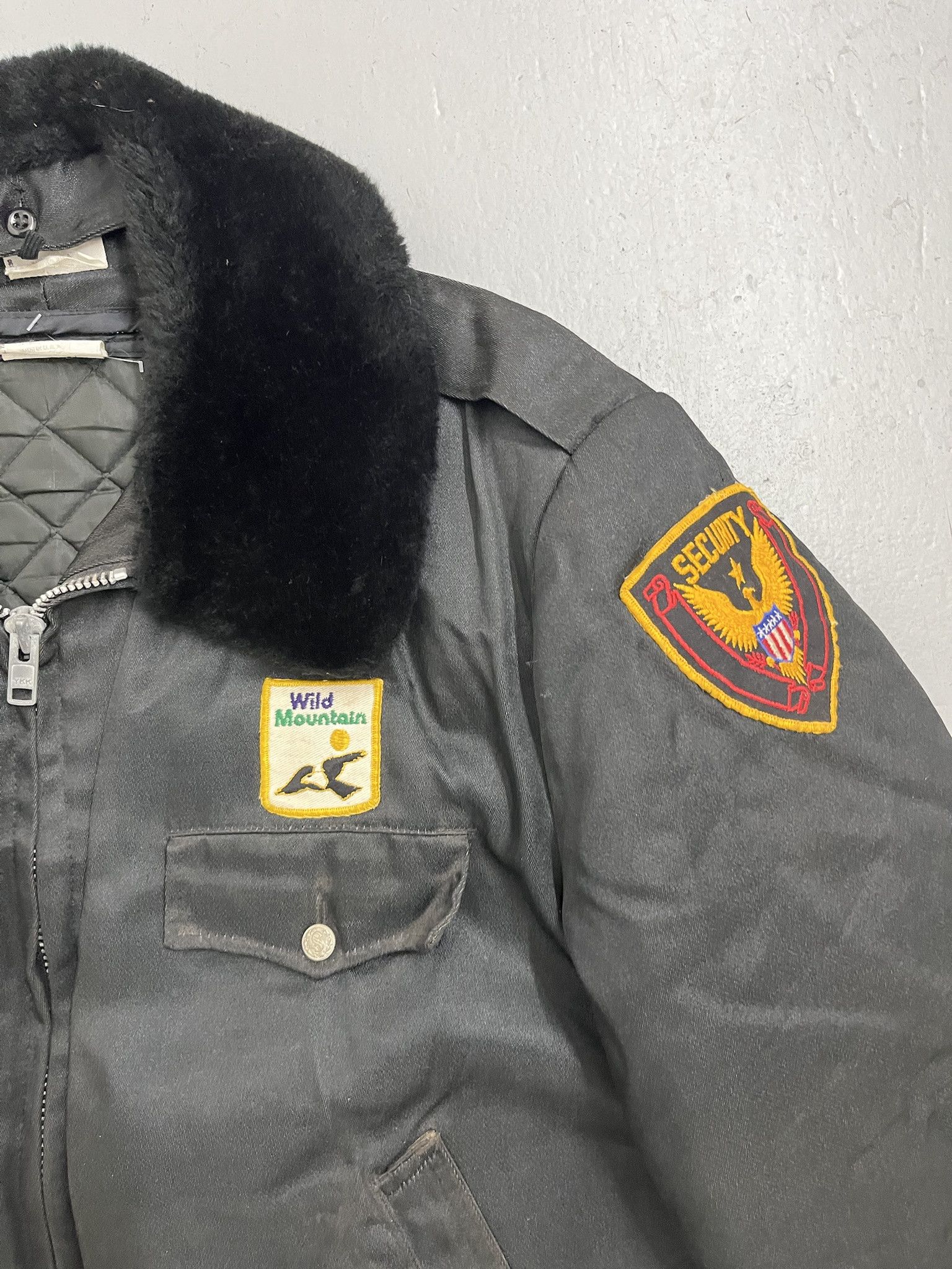 Vintage Vintage 2000s Security Jacket Wild Mountain Fur Collar Winter Coat Size XL Size US XL / EU 56 / 4 - 2 Thumbnail