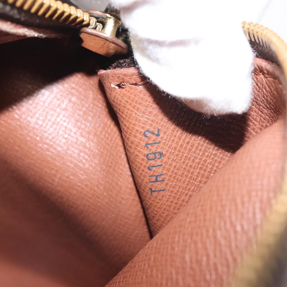 Louis Vuitton Louis Vuitton Papillon Handbag Monogram Canvas Size ONE SIZE - 7 Thumbnail