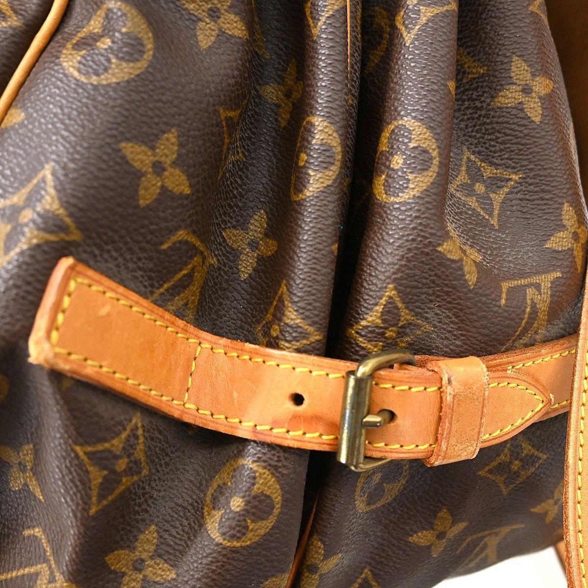 Louis Vuitton Louis Vuitton Saumur Handbag Monogram Canvas Size ONE SIZE - 9 Thumbnail