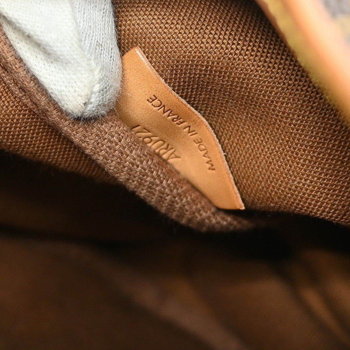 Louis Vuitton Louis Vuitton Saumur Handbag Monogram Canvas Size ONE SIZE - 4 Thumbnail