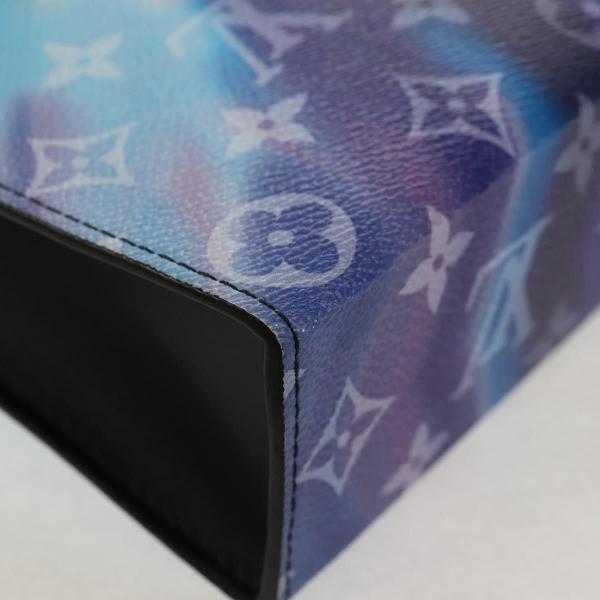 Louis Vuitton Louis Vuitton Pochette Voyage Limited Edition Monogram Sunset Canvas Size ONE SIZE - 9 Thumbnail