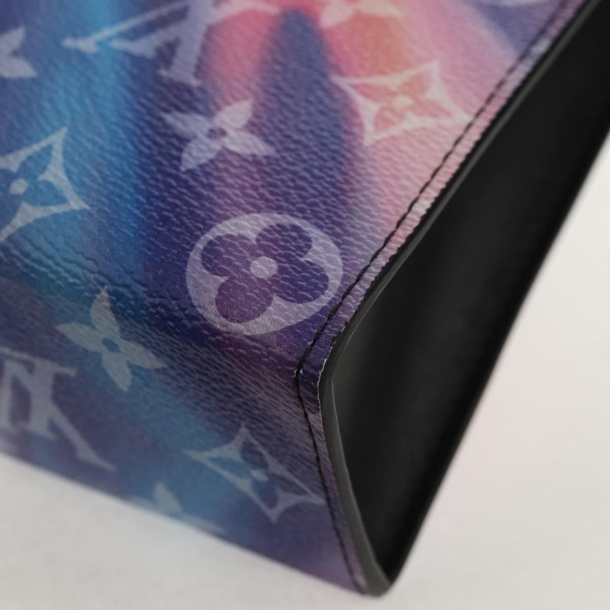 Louis Vuitton Louis Vuitton Pochette Voyage Limited Edition Monogram Sunset Canvas Size ONE SIZE - 10 Thumbnail