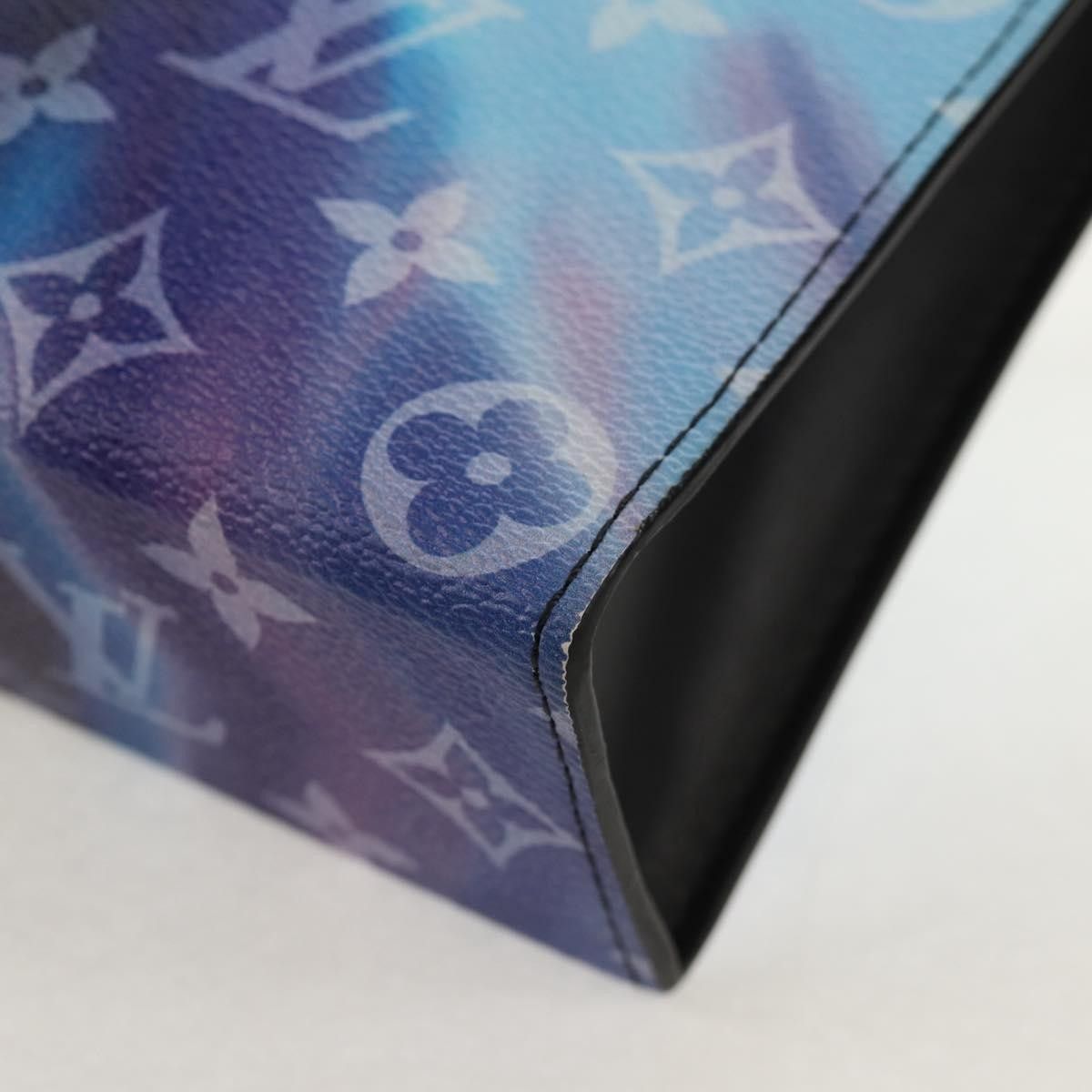Louis Vuitton Louis Vuitton Pochette Voyage Limited Edition Monogram Sunset Canvas Size ONE SIZE - 8 Thumbnail