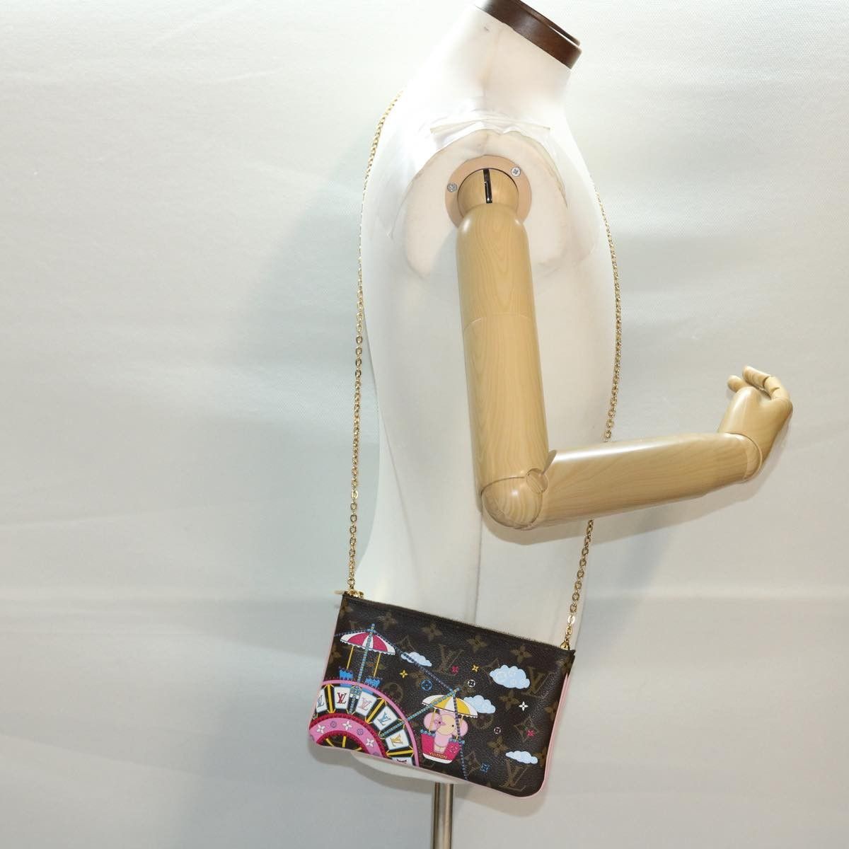 Louis Vuitton Louis Vuitton Double Zip Pochette Size ONE SIZE - 15 Thumbnail