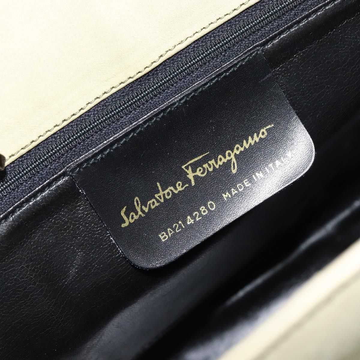 Salvatore Ferragamo Salvatore Ferragamo Vala Shoulder Bag Suede Size ONE SIZE - 6 Thumbnail