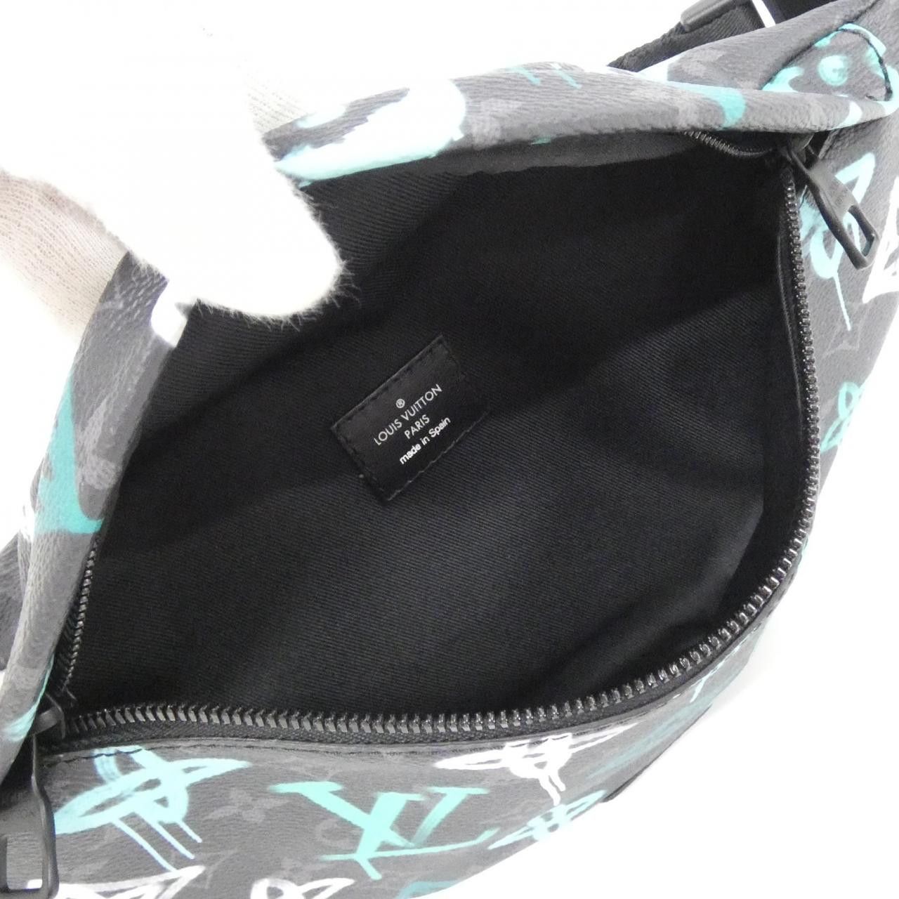 Louis Vuitton Louis Vuitton Louis Vuitton Discovery Monogram Coated Canvas Shoulder Bag Canvas Belt Bag M21397 DUTY FREE for USA Size ONE SIZE - 5 Thumbnail