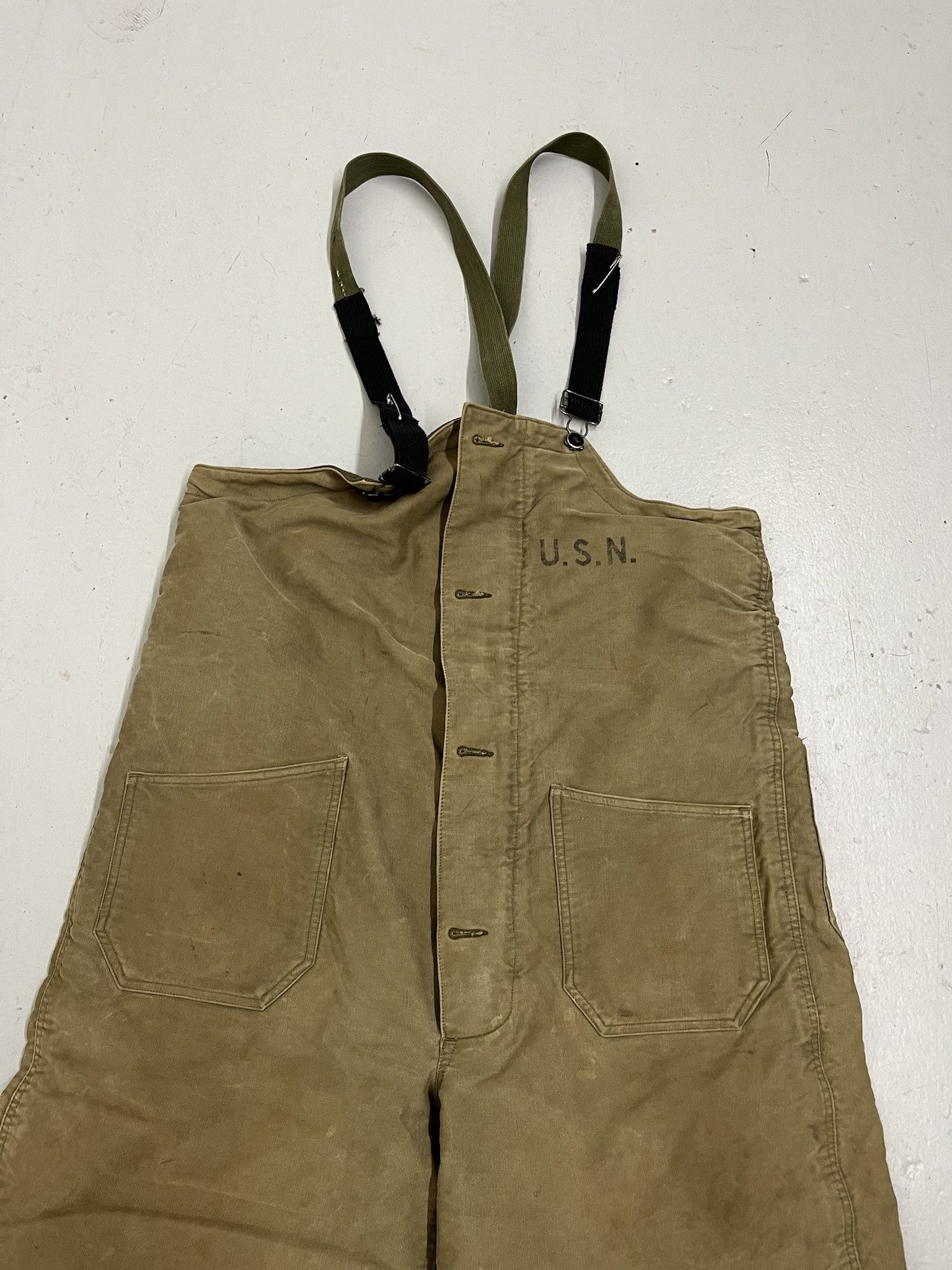 Vintage Vintage 1940s WWII US Navy USN Stencil Bib Overalls Deck Pants NXsx 64251 Medium Size US M / EU 48-50 / 2 - 3 Thumbnail