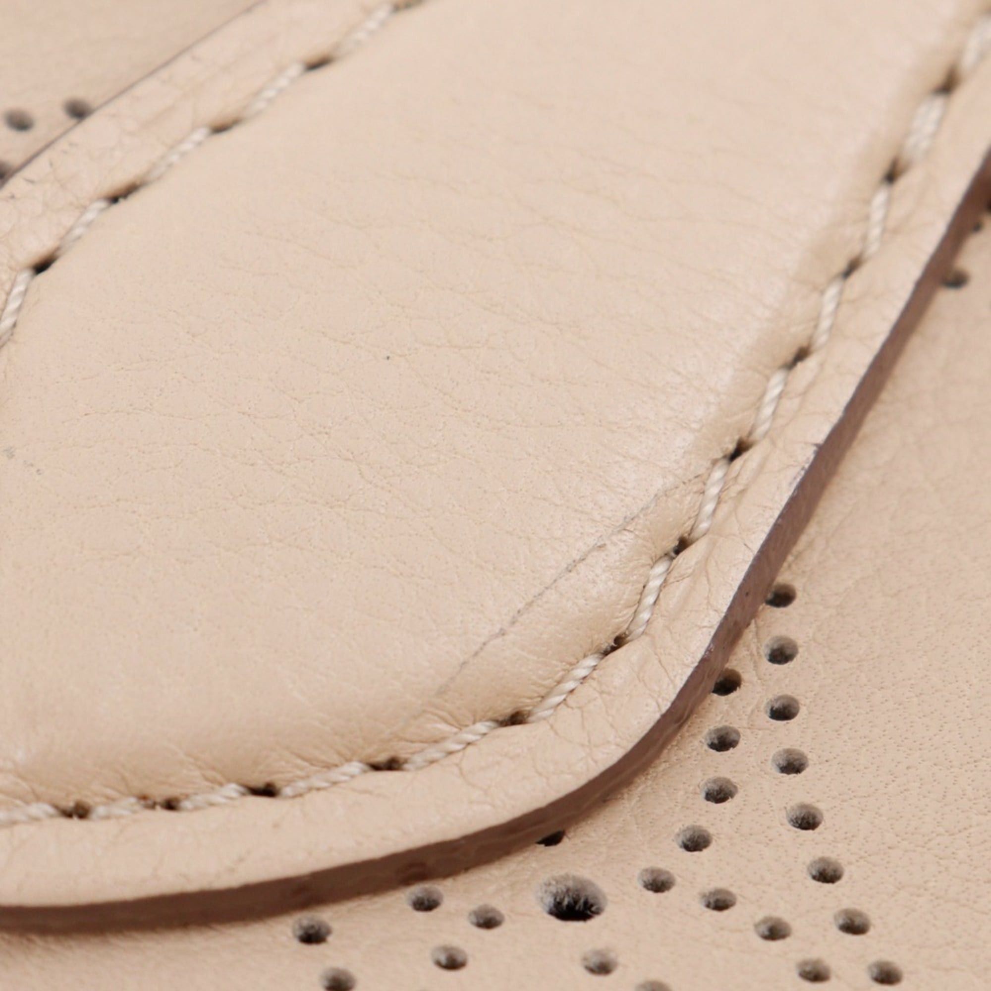 Louis Vuitton Louis Vuitton Shiels PM Handbag M93818 Monogram Mahina Opal 2011 Beige AR1101 A4 Size with Snap Lock Women's Size ONE SIZE - 10 Thumbnail