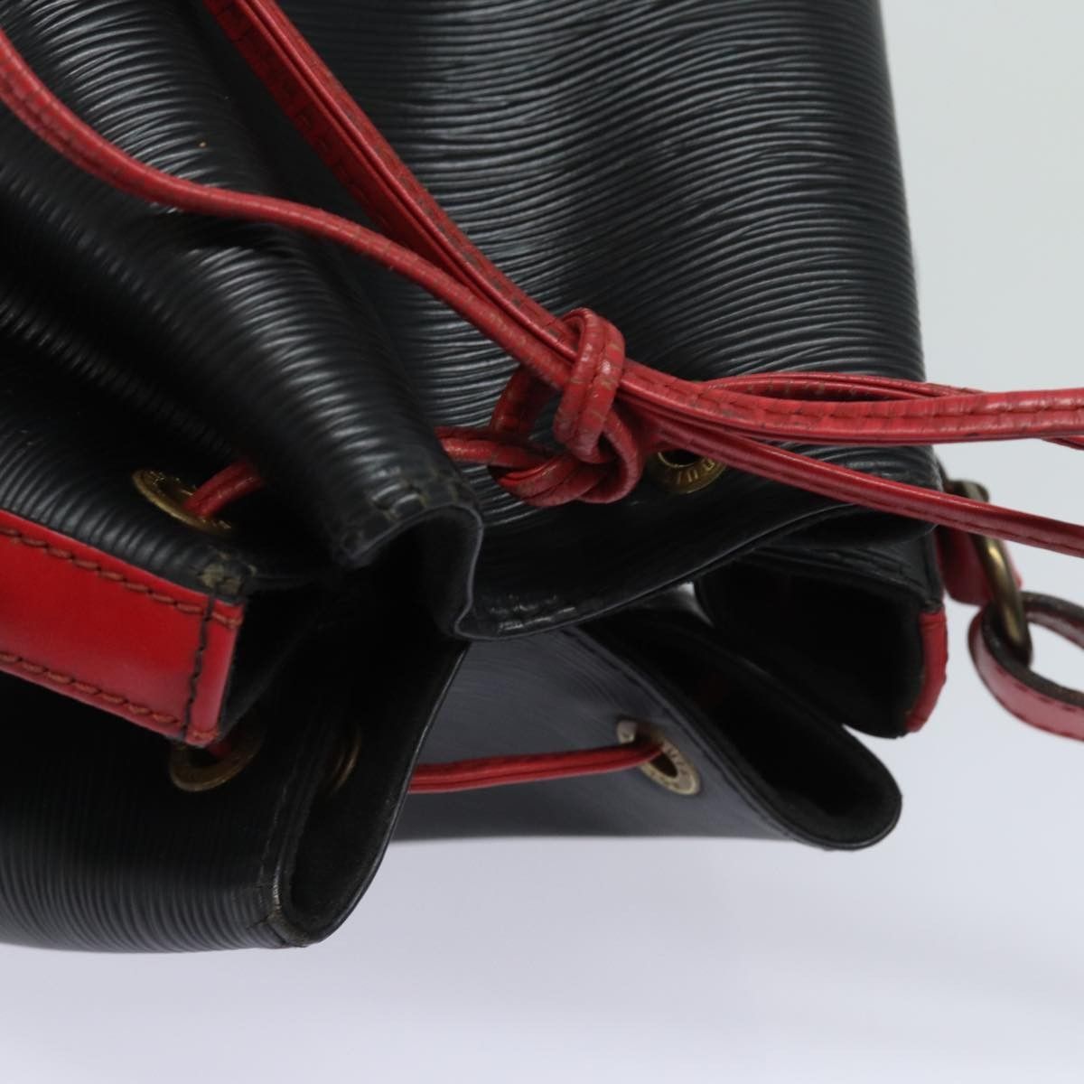 Louis Vuitton Louis Vuitton Bicolor Petit Noe Handbag Epi Leather Size ONE SIZE - 14 Thumbnail