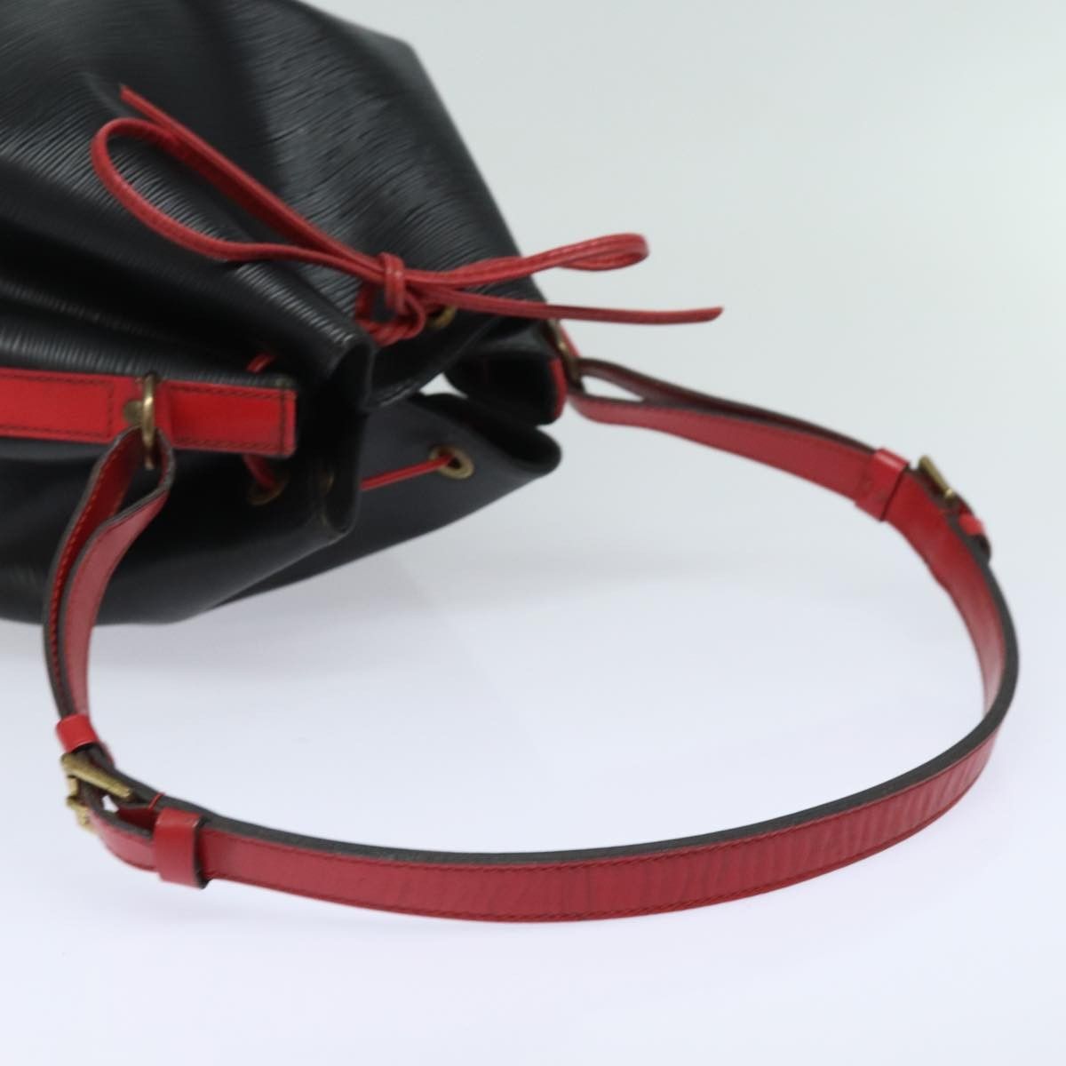 Louis Vuitton Louis Vuitton Bicolor Petit Noe Handbag Epi Leather Size ONE SIZE - 8 Thumbnail