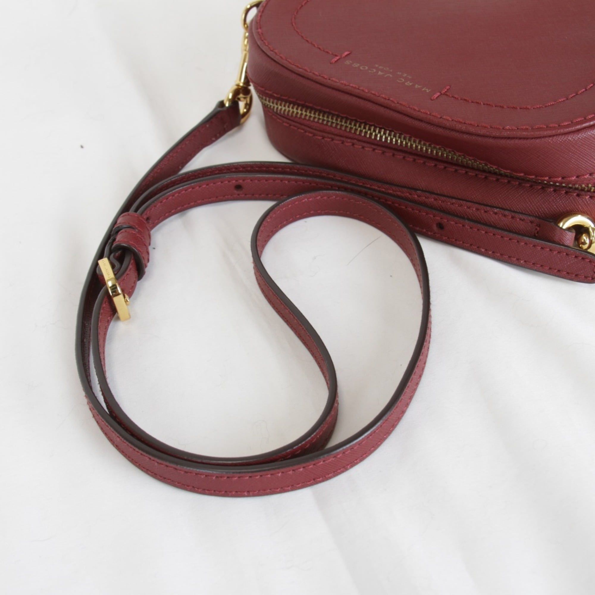 Marc Jacobs MARC JACOBS Women's Wine Red Compact Leather Shoulder Bag Size ONE SIZE - 9 Thumbnail