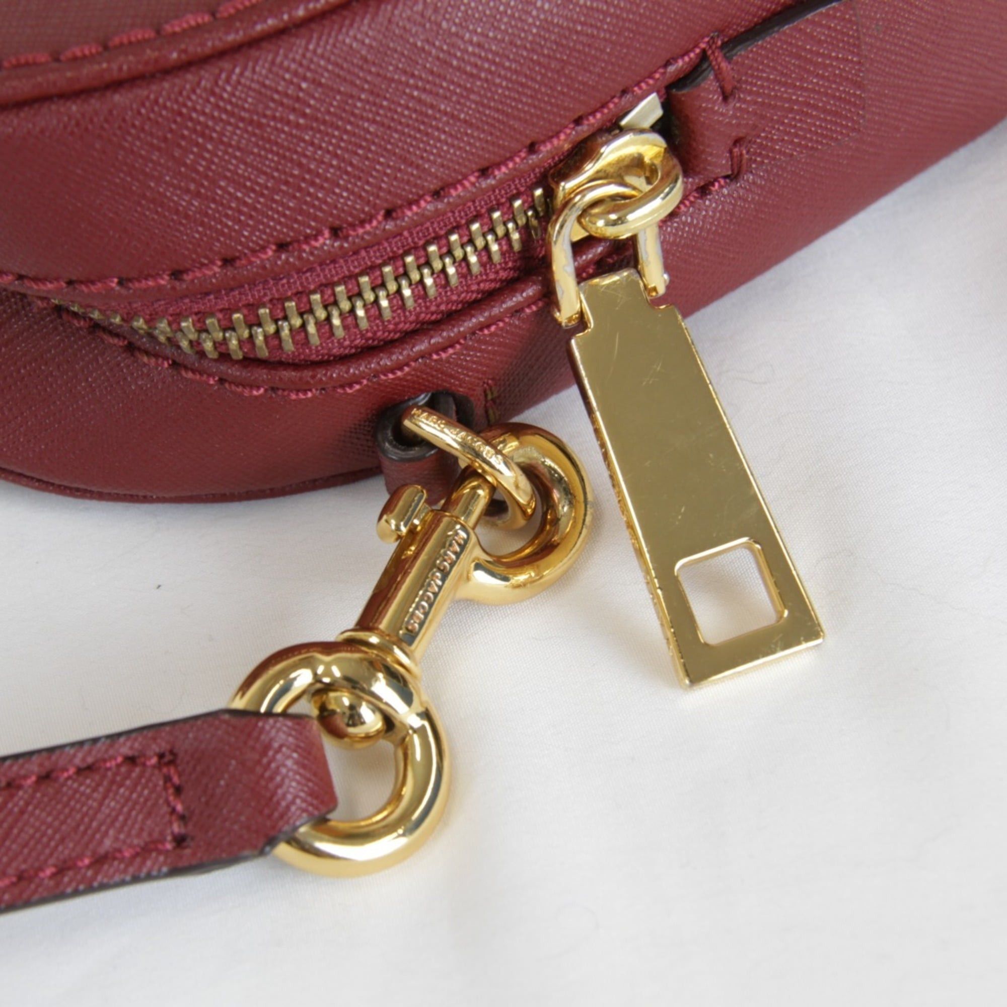 Marc Jacobs MARC JACOBS Women's Wine Red Compact Leather Shoulder Bag Size ONE SIZE - 8 Thumbnail