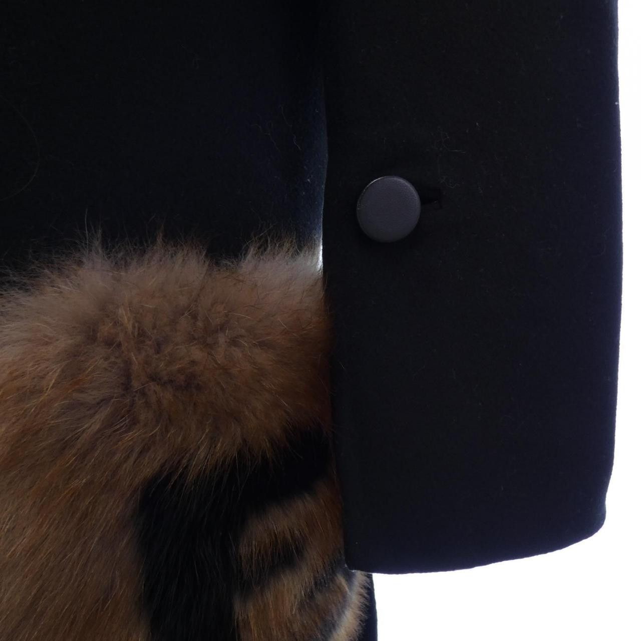 Fendi Fendi Fendi FF8521 A5G0 Wool Fox Pocket Coat Others Outerwear FF8521A5G0 DUTY FREE for USA Size ONE SIZE - 6 Thumbnail