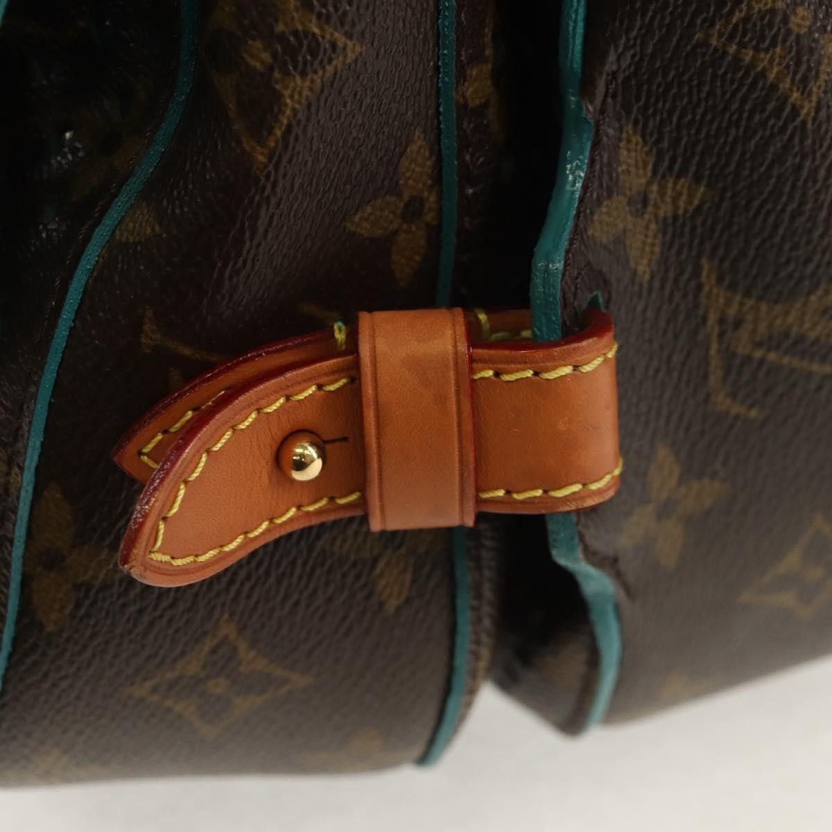 Louis Vuitton Louis Vuitton Flore Saumur Perforated Monogram Canvas Size ONE SIZE - 21 Thumbnail