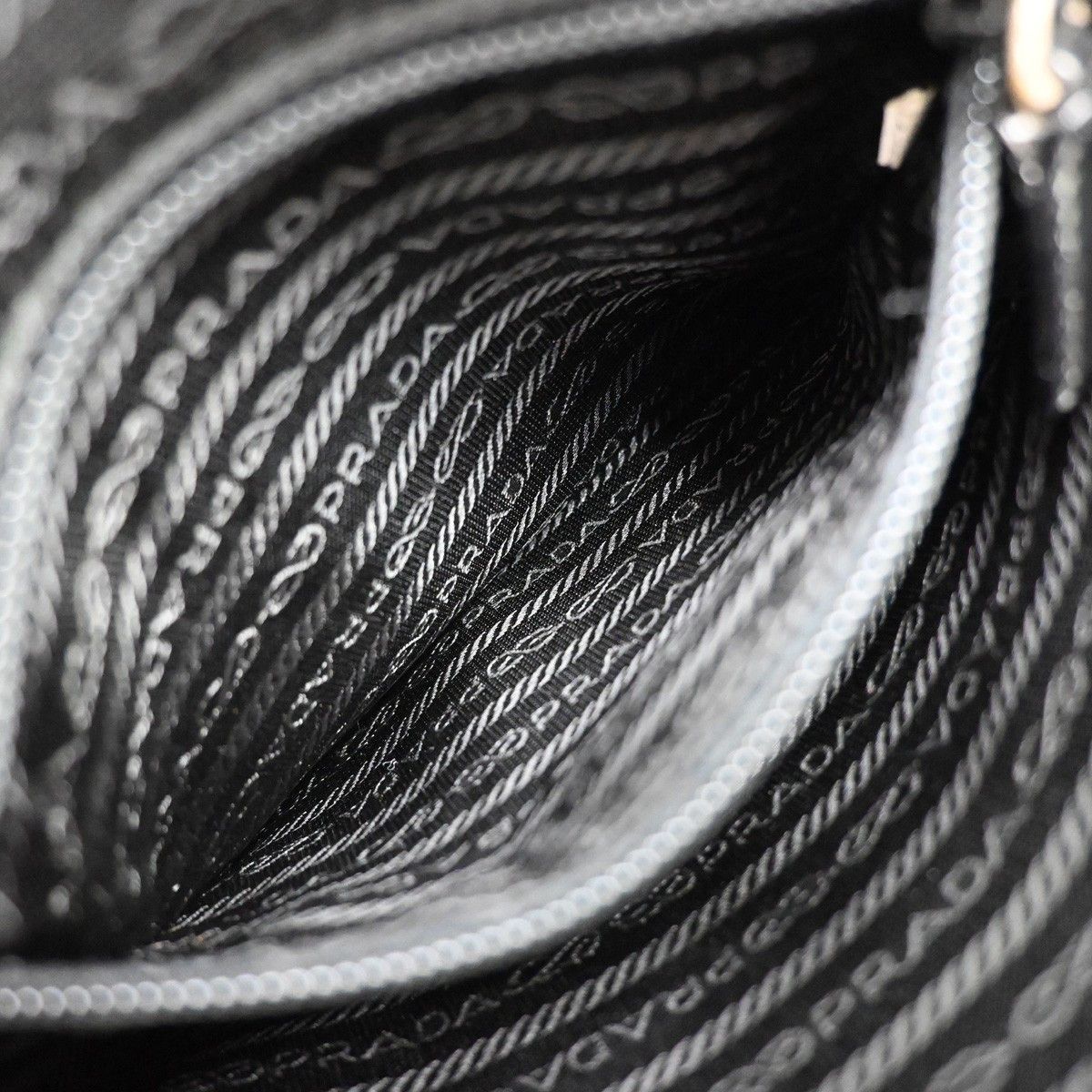 Prada Prada Vintage Shoulder Bag Tessuto Size ONE SIZE - 13 Thumbnail
