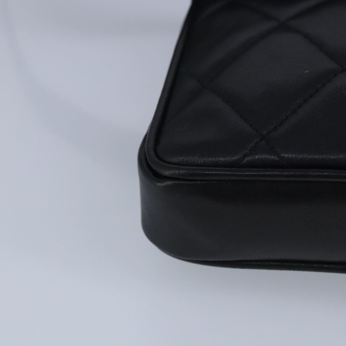 Chanel Chanel Vintage CC Flap Waist Bag Quilted Leather Size ONE SIZE - 11 Thumbnail