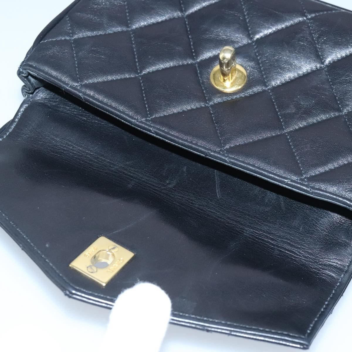 Chanel Chanel Vintage CC Flap Waist Bag Quilted Leather Size ONE SIZE - 13 Thumbnail