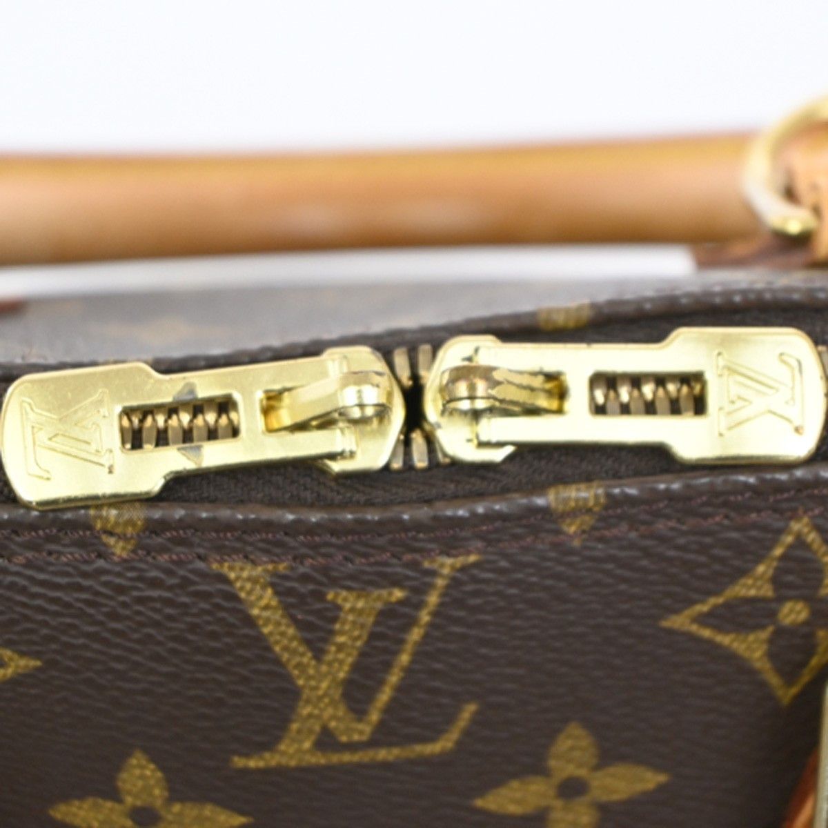 Louis Vuitton Louis Vuitton Alma Handbag Monogram Canvas Size ONE SIZE - 9 Thumbnail