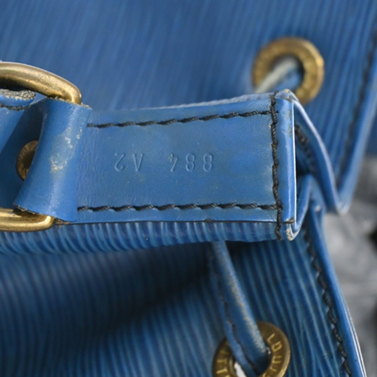 Louis Vuitton Louis Vuitton Petit Noe Handbag Epi Leather Size ONE SIZE - 8 Thumbnail