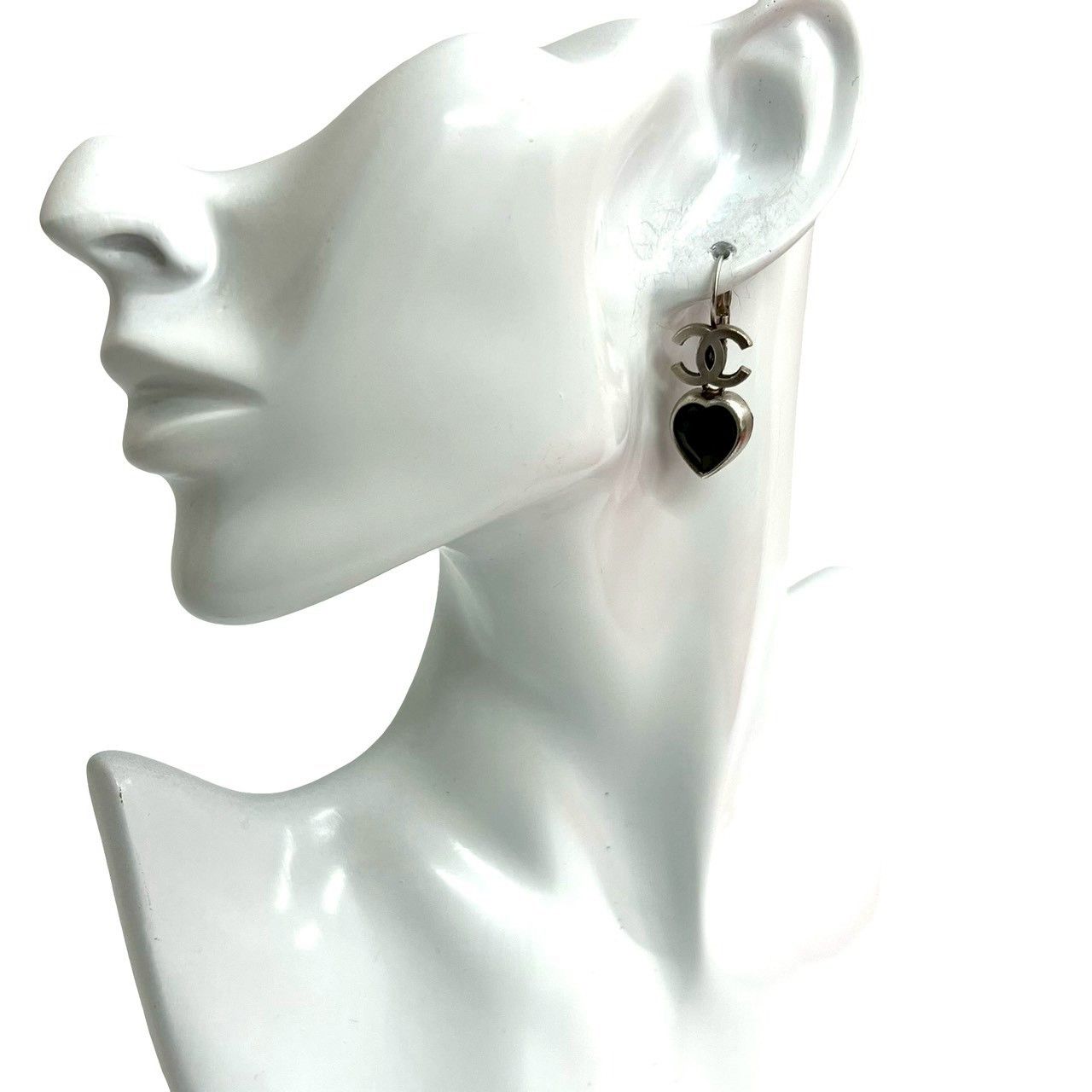 Chanel Chanel Chanel Coco Mark Heart Earrings Metal Earrings DUTY FREE for USA Size ONE SIZE - 2 Thumbnail