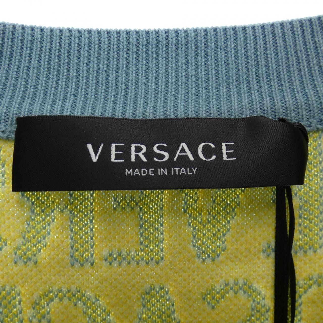 Versace Versace Versace Knit Others Tops 1010249 1A07466 DUTY FREE for USA Size ONE SIZE - 4 Thumbnail