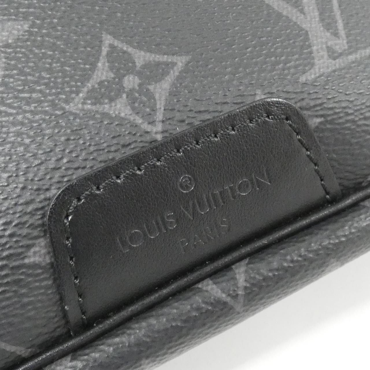 Louis Vuitton Louis Vuitton Louis Vuitton Discovery Monogram Shoulder Bag Canvas Belt Bag M44336 DUTY FREE for USA Size ONE SIZE - 4 Thumbnail
