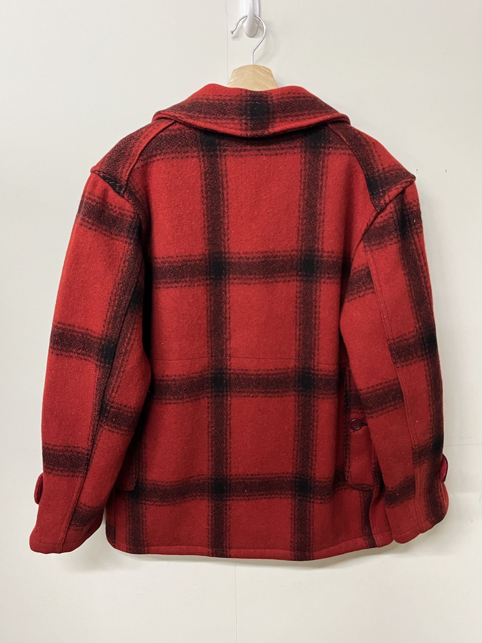 Woolrich Woolen Mills Vintage 1980s JC Higgins thick Red Check Wool Coat Size M Size US M / EU 48-50 / 2 - 3 Thumbnail