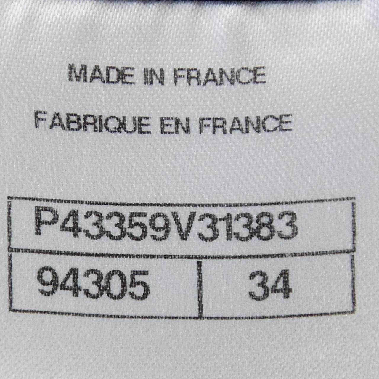 Chanel Chanel Chanel P43359V31383 Top Others Tops P43359V31383 DUTY FREE for USA Size ONE SIZE - 4 Thumbnail