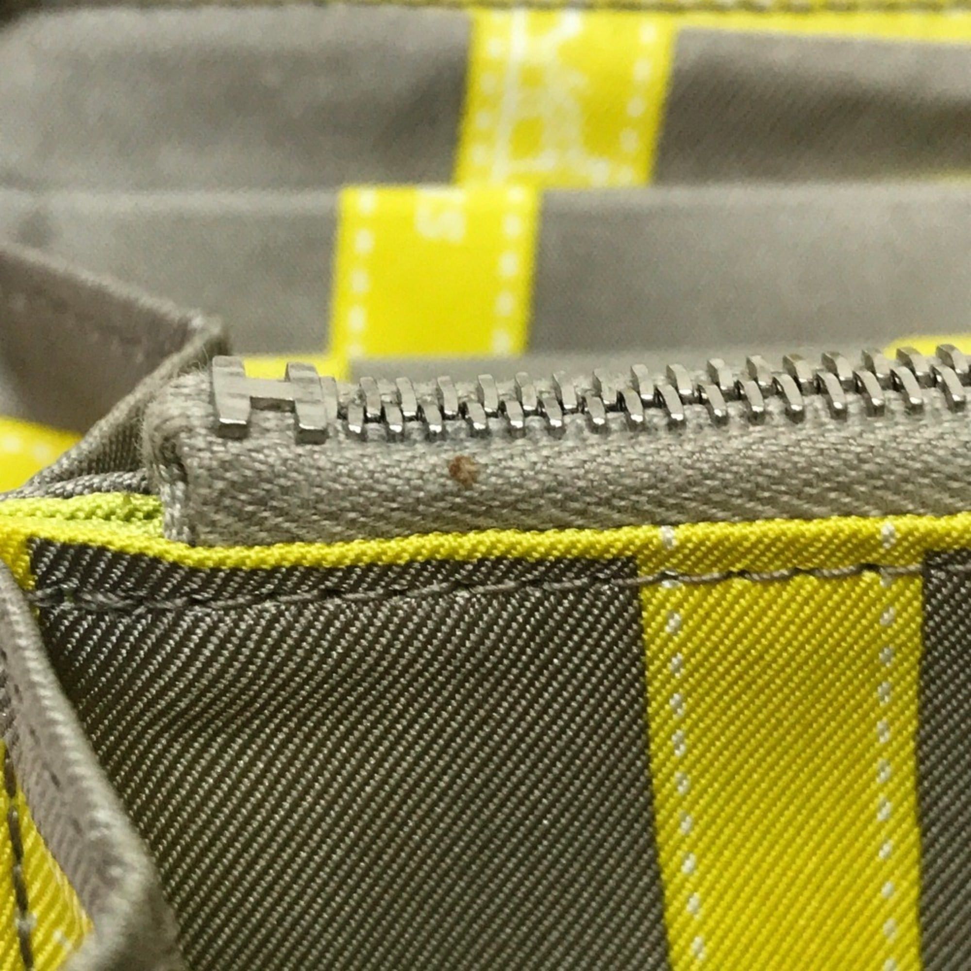 Hermes HERMES Silkin Azap Long Round Zip Wallet, Epsom Silk, Women's, Souffle, Yellow Size ONE SIZE - 6 Thumbnail