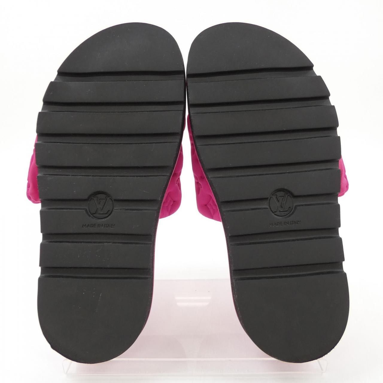 Louis Vuitton Louis Vuitton Louis Vuitton Pool Pillow Line Sandals Others Shoes DUTY FREE for USA Size ONE SIZE - 4 Thumbnail