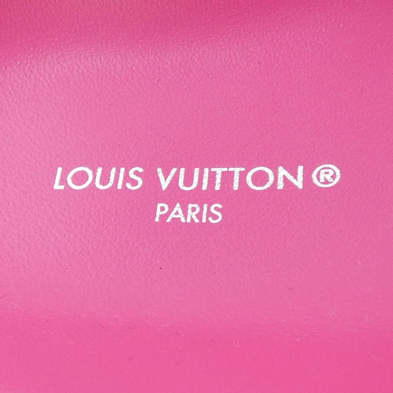 Louis Vuitton Louis Vuitton Louis Vuitton Pool Pillow Line Sandals Others Shoes DUTY FREE for USA Size ONE SIZE - 6 Thumbnail