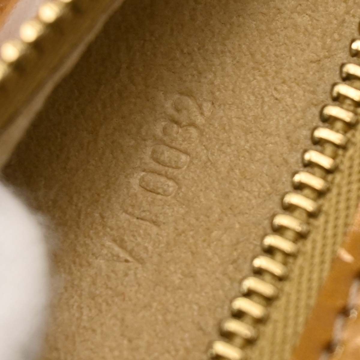 Louis Vuitton Louis Vuitton Conte De Fees Pochette Hibou Monogram Patent Leather Size ONE SIZE - 4 Thumbnail