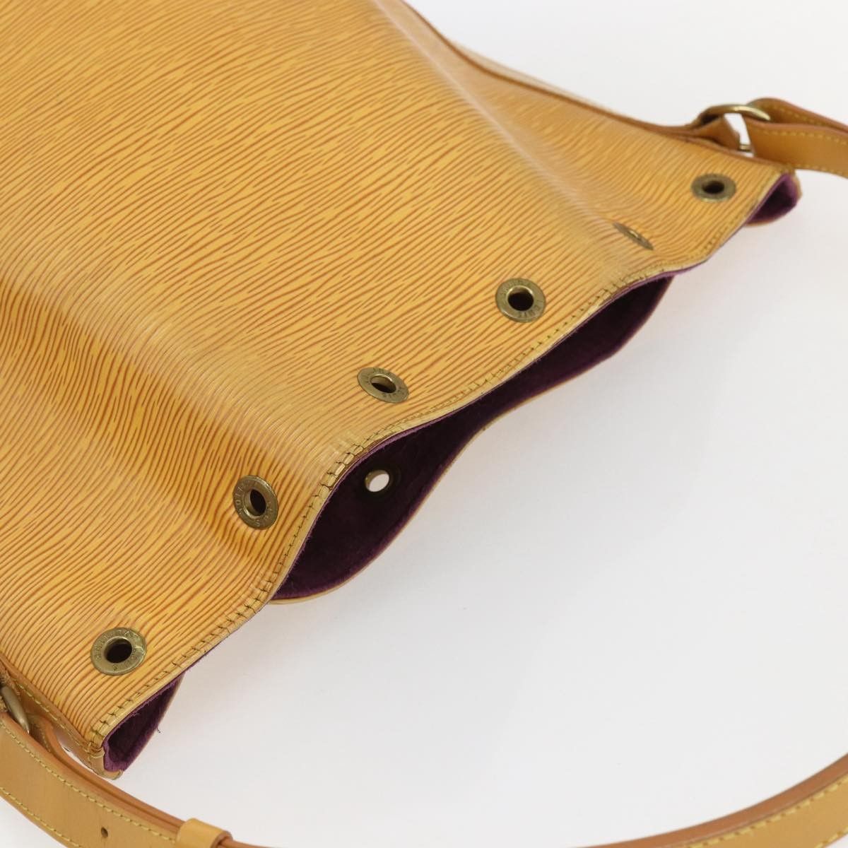 Louis Vuitton Louis Vuitton Petit Noe Handbag Epi Leather Size ONE SIZE - 14 Thumbnail
